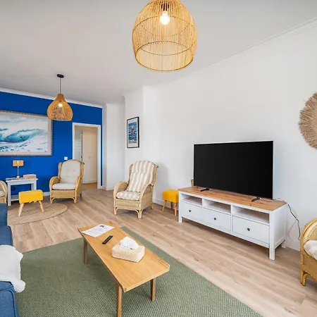 Apartment Blue Wave *